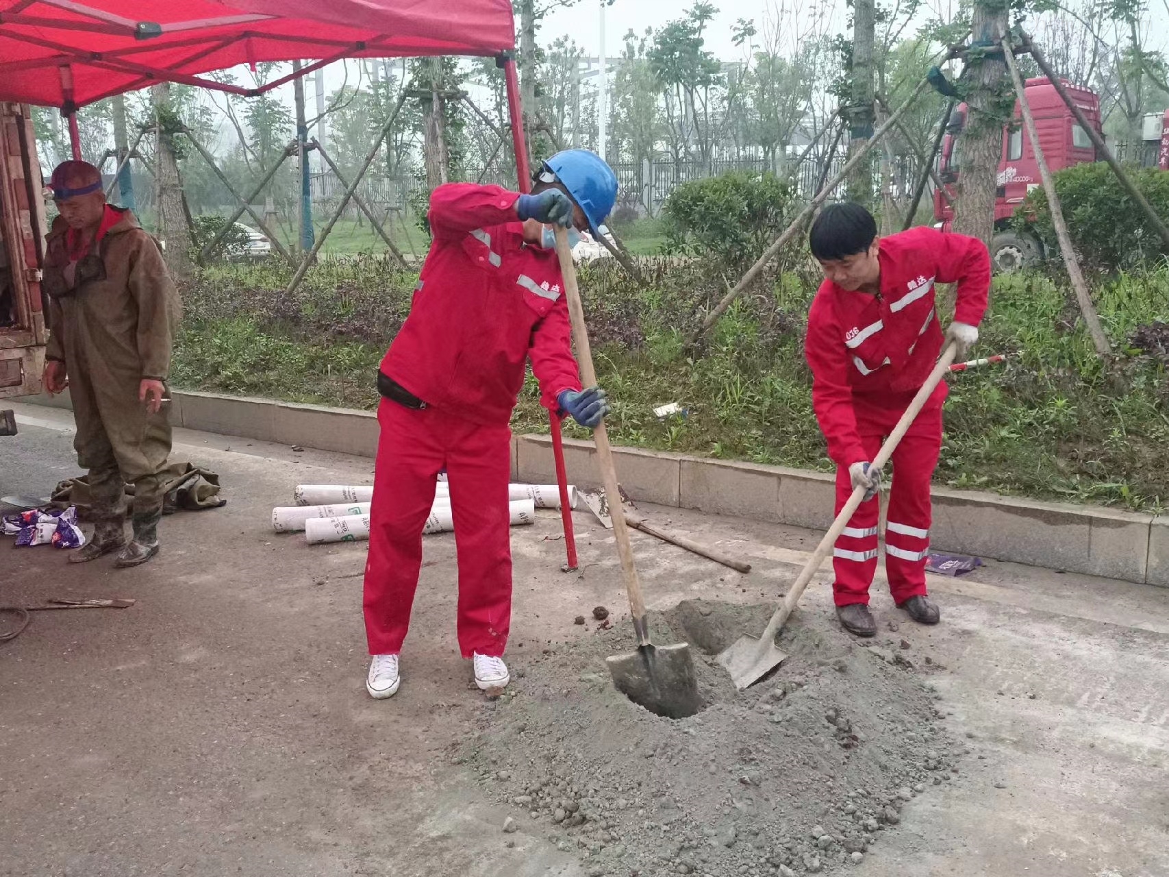 碾子山管道疏通哪家好】及时进行市政管道清淤